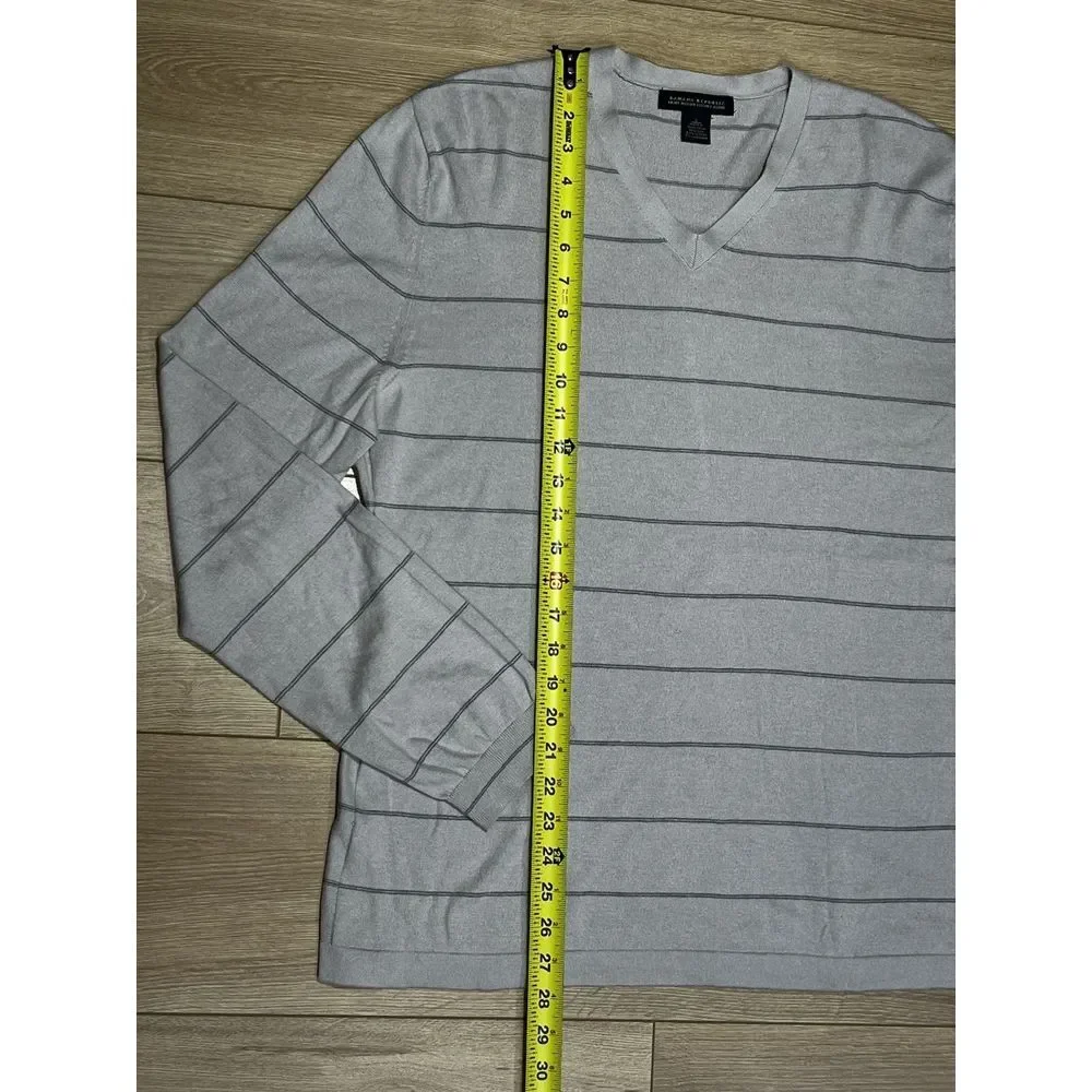 Banana Republic Luxury Blend Men's Sweater Sz Large V Neck Silk Cotton‎ Cashmere